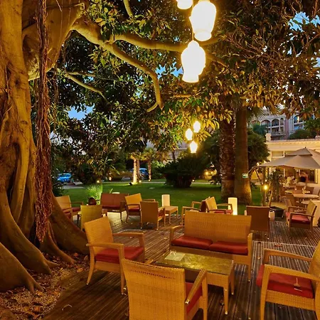 Bleues Royal Westminster مينتون