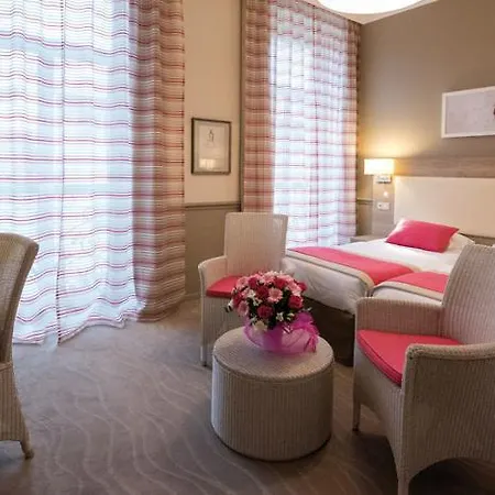 Bleues Royal Westminster مينتون