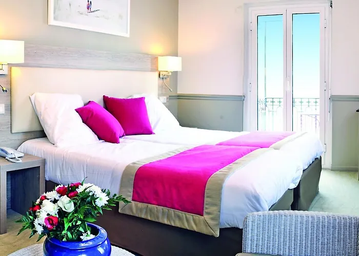 Bleues Royal Westminster فندق 3*