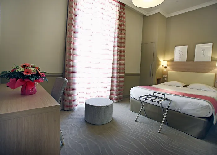 Bleues Royal Westminster 3* مينتون