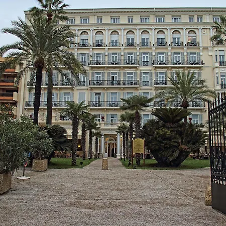 Bleues Royal Westminster Hotel